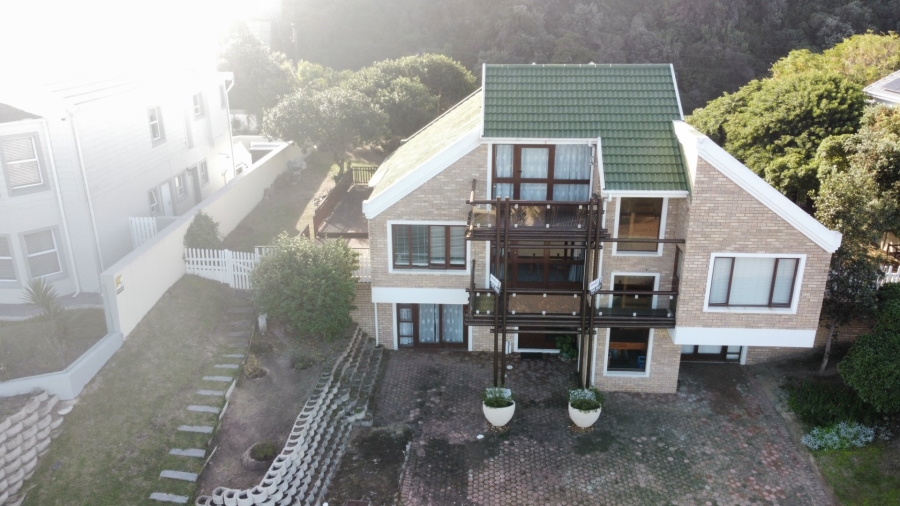 5 Bedroom Property for Sale in Outeniqua Strand Western Cape